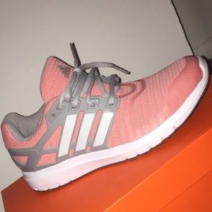 New w/out tags Adidas women’s shoes. Size 9.